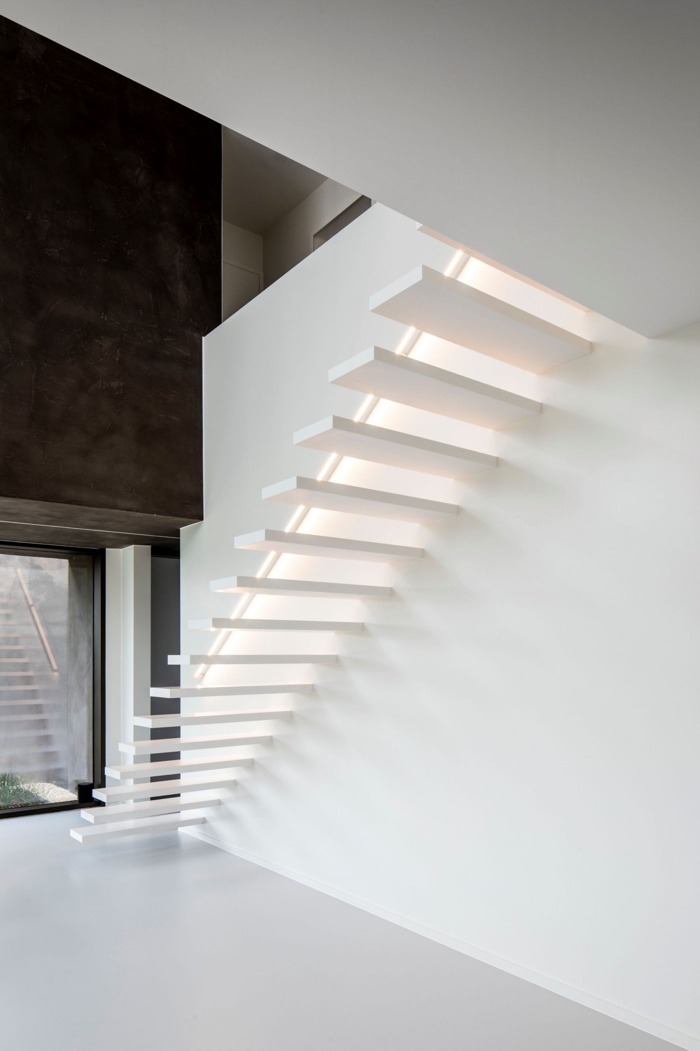 Genico Wallclimber white flat : un escalier flottant design | Genico